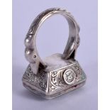 AN ANTIQUE MIDDLE EASTERN STONE RING. Q/R.
