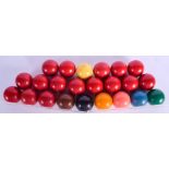 VINTAGE SNOOKER BALLS. 5.5 cm wide. (qty)