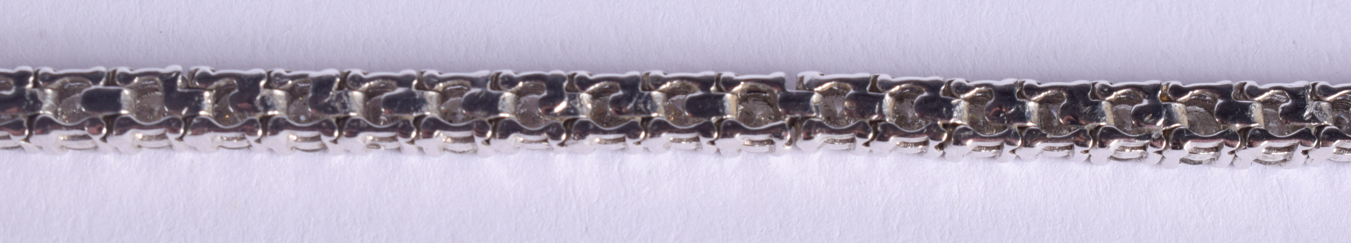 A FINE 18CT GOLD AND DIAMOND TENNIS BRACELET. 15.2 grams. 18 cm x 0.4 cm. - Image 8 of 9