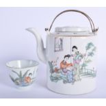 AN EARLY 20TH CENTURY CHINESE FAMILLE ROSE TEAPOT AND COVER Republic, together with a tea bowl. 15 c