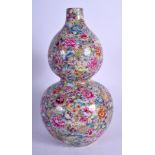A FINE EARLY 20TH CENTURY CHINESE PORCELAIN MILLEFIORI DOUBLE GOURD VASE Late Qing, bearing Qianlong