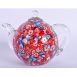 AN UNUSUAL EUROPEAN CANDY CANE GLASS TEAPOT. 11 cm wide.