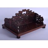 A WILLIAM IV ROSEWOOD FREE STANDING DESK BOOK SHELF of openwork form. 41 cm x 28 cm.