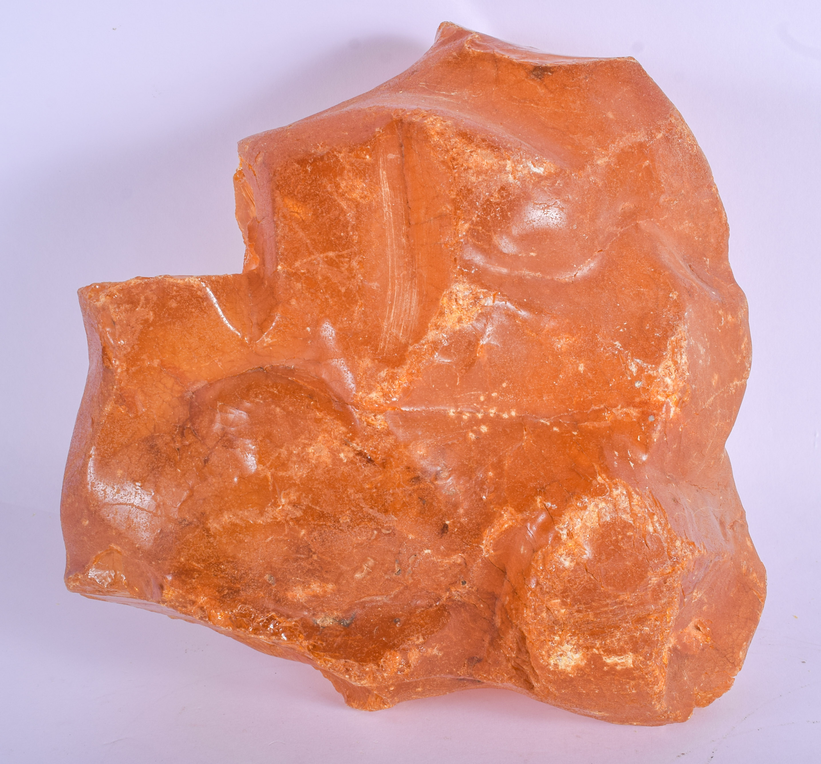 A VERY LARGE AMBER SPECIMEN 2.6 kgs. 20 cm x 16 cm.