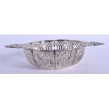 AN ANTIQUE SILVER TWIN HANDLED BON BON DISH. 111 grams. Birmingham 1912. 18 cm x 12 cm.