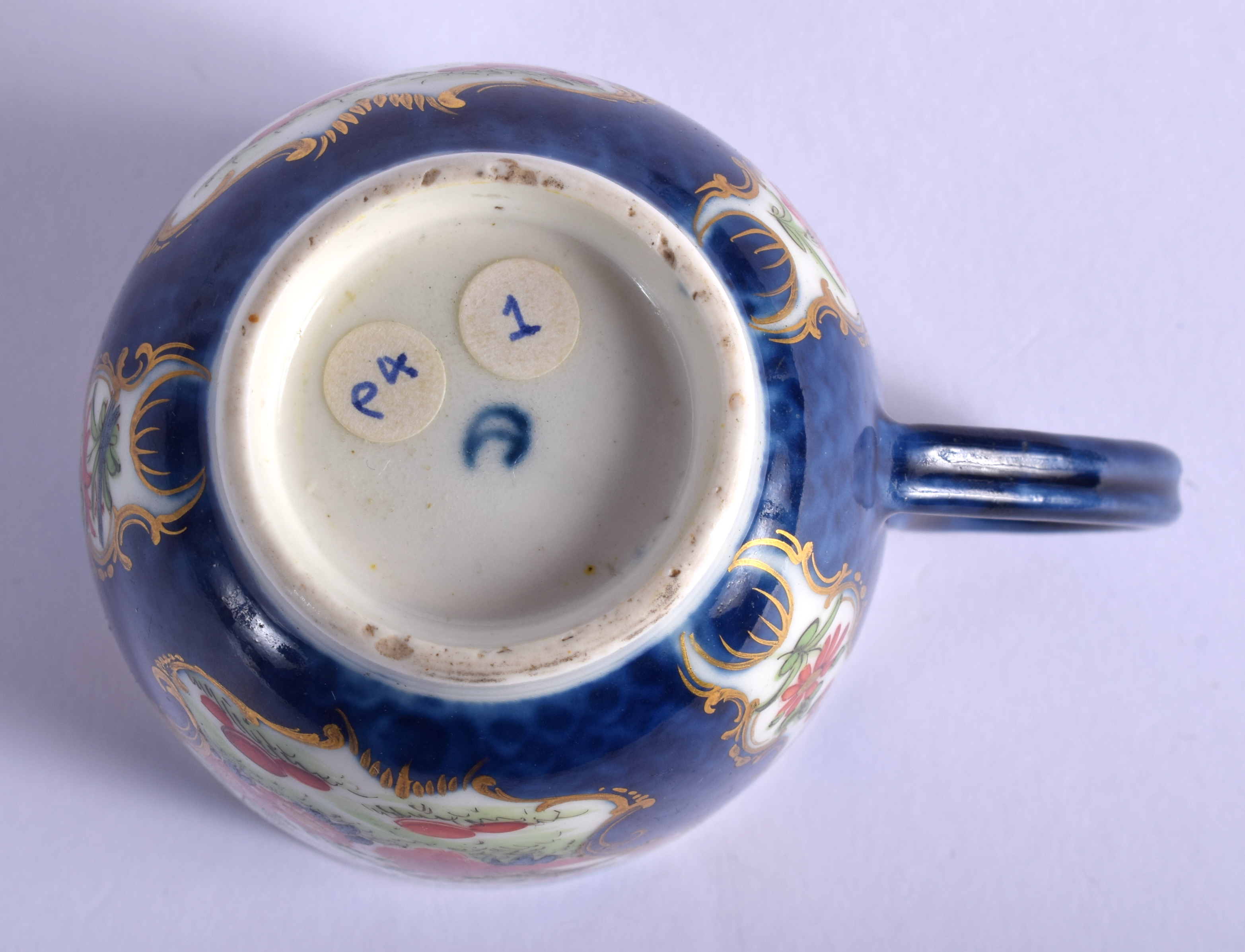 18th c. English porcelain coffee cup probably Worcester. 6.5cm high - Bild 3 aus 3