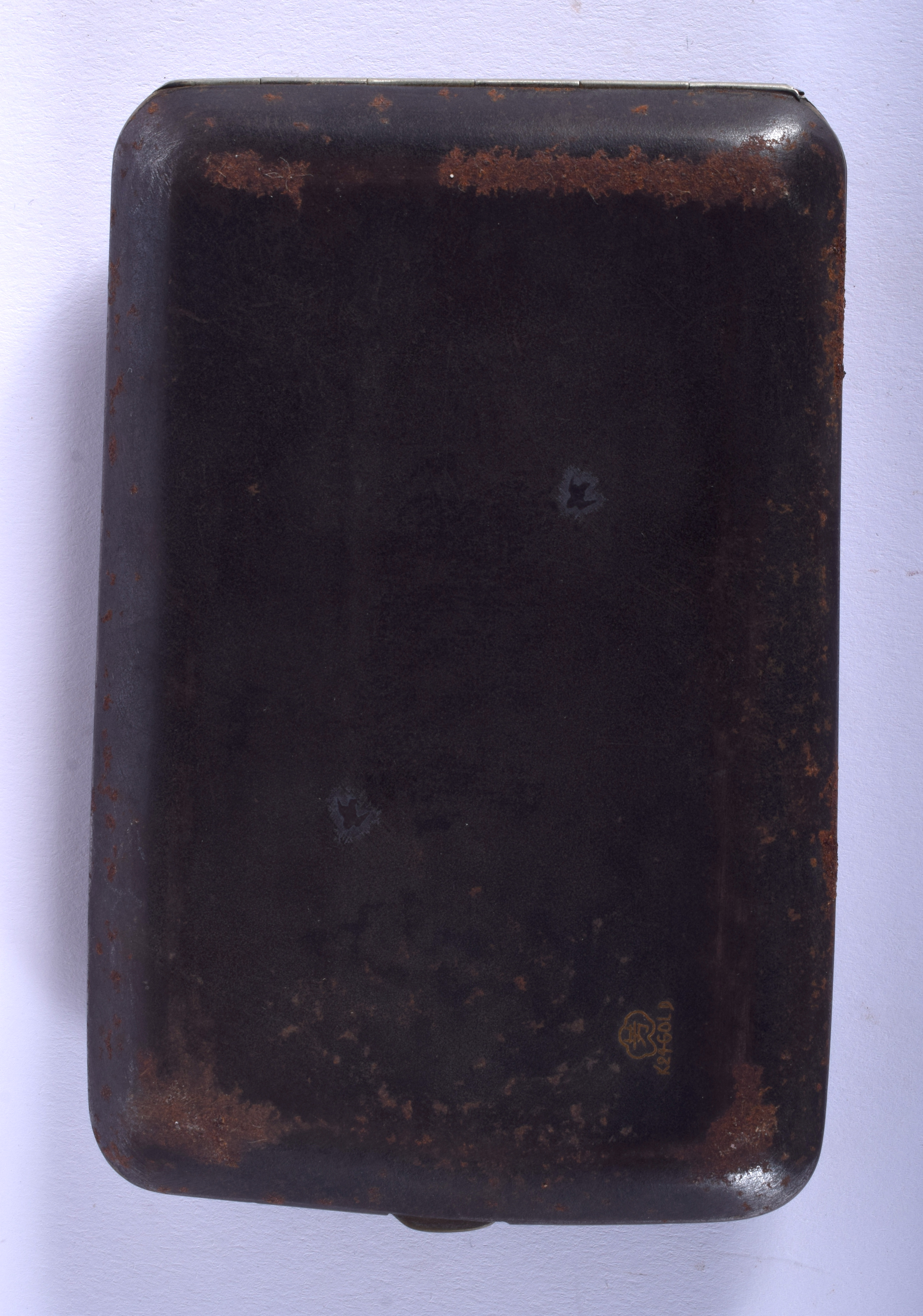 AN EARLY 20TH CENTURY JAPANESE TAISHO PERIOD KOMAI STYLE CIGARETTE CASE decorated with landscapes. 1 - Bild 2 aus 4