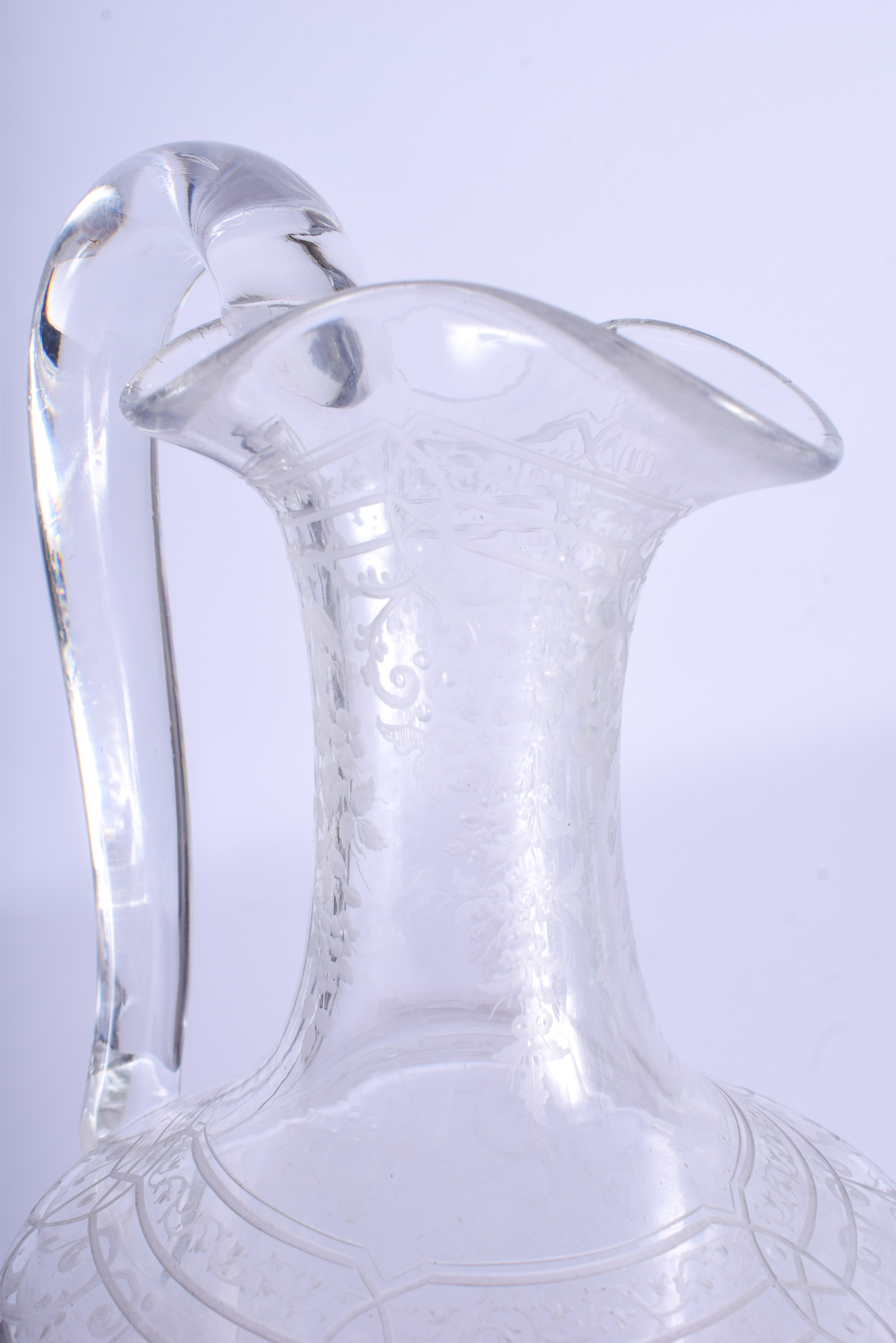 A FINE 19TH CENTURY ENGLISH CRYSTAL GLASS EWER by Stourbridge Richardson & Webb. 34 cm high. - Image 5 of 5