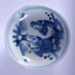 AN 18TH CENTURY CHINESE BLUE AND WHITE PORCELAIN DISH Qing. 7.5 cm diameter.