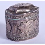 A 19TH CENTURY DUTCH SILVER PILL BOX. 18 grams. 4.5 cm x 3 cm.