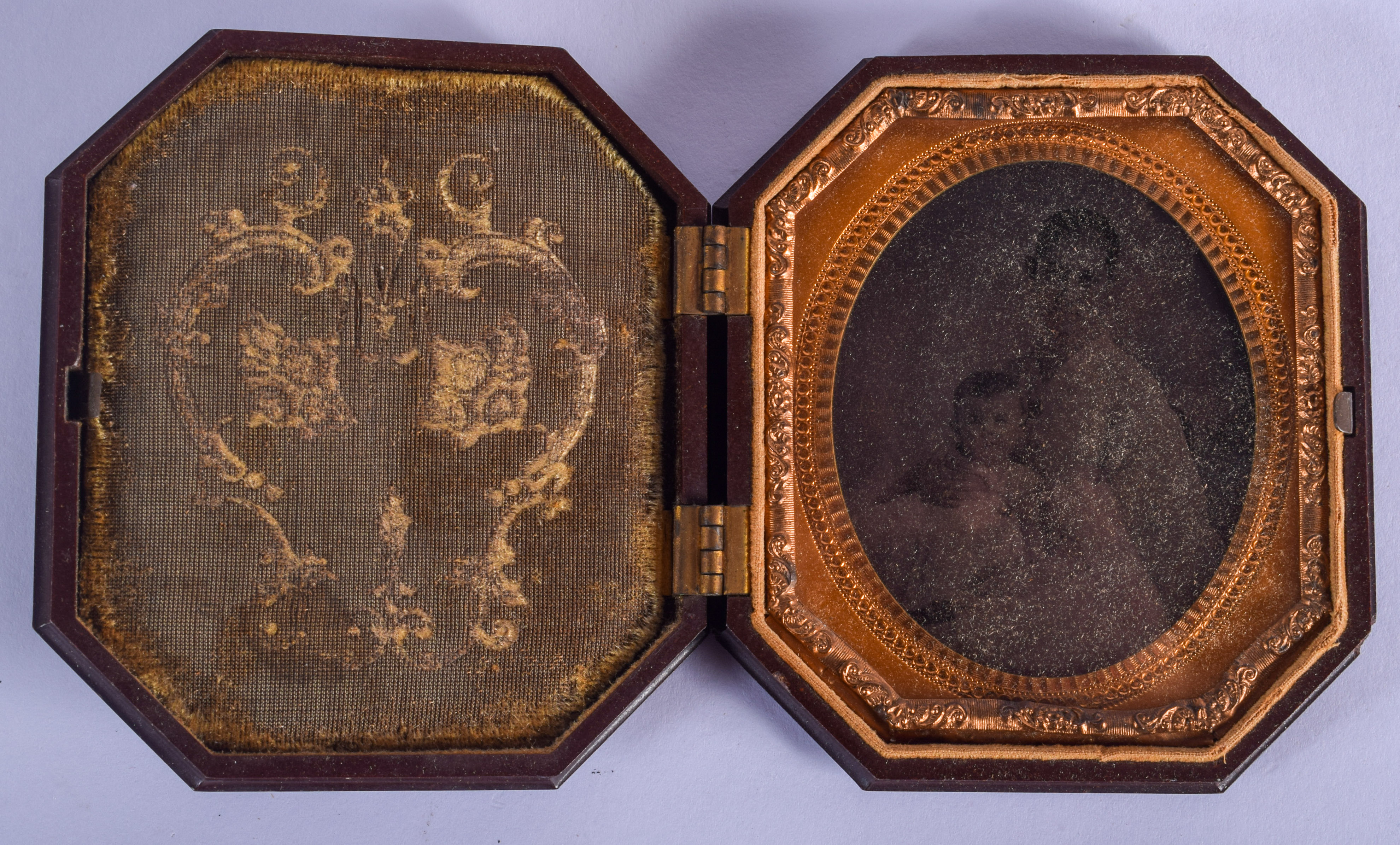 EIGHT ANTIQUE DAGUERREOTYPES in various forms and sizes. Largest 14 cm x 10 cm. (8) - Image 7 of 10