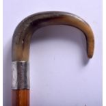 A 19TH CENTURY CONTINENTAL CARVED HORN HANDLED WALKING CANE Buffalo or Rhinoceros. 88 cm long.