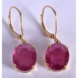 A PAIR OF GOLD AND RUBY EARRINGS. 5.5 grams.