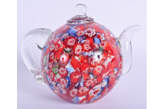 AN UNUSUAL EUROPEAN CANDY CANE GLASS TEAPOT. 11 cm wide. - Image 2 of 4