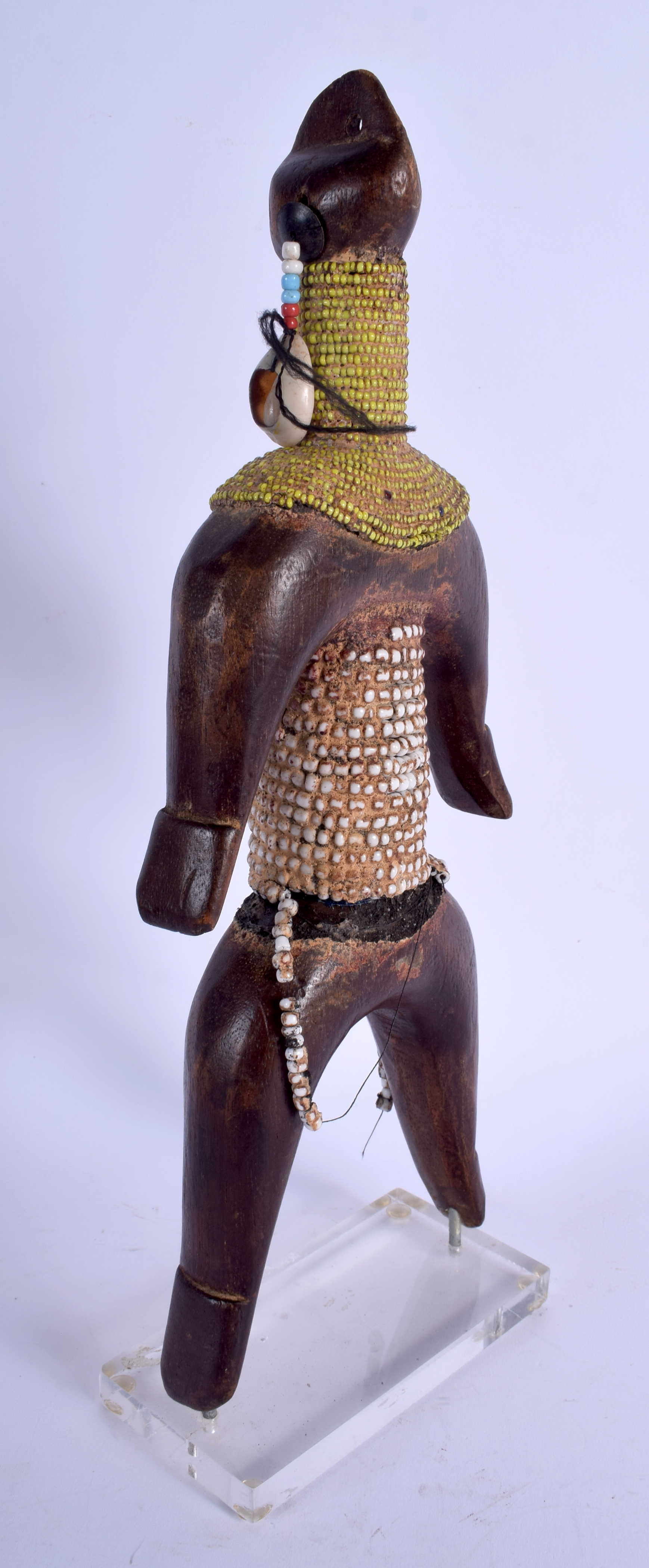 AN AFRICAN TRIBAL SHELL BEAD AND CORAL STANDING FIGURE. 32 cm high. - Image 2 of 4