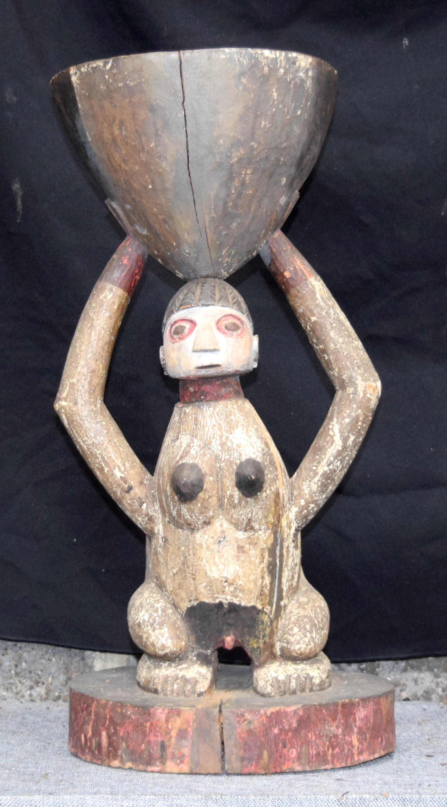 AFRICAN TRIBAL FIGURAL POT. Nigeria. 51cm x 24cm