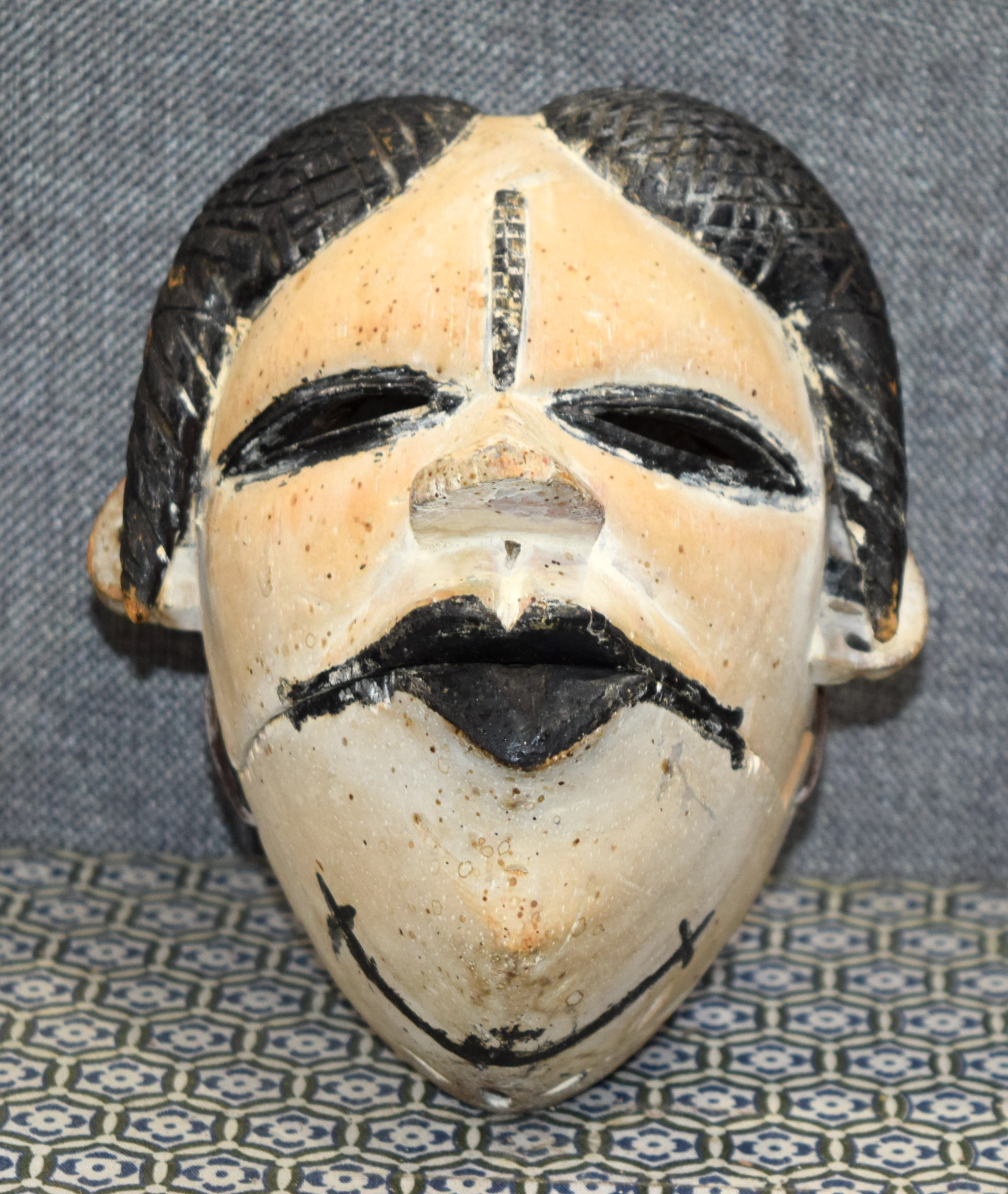 AFRICAN TRIBAL YORUBA EGUNGUN (DEVIL) MASK. Nigeria. 33cm x 20cm