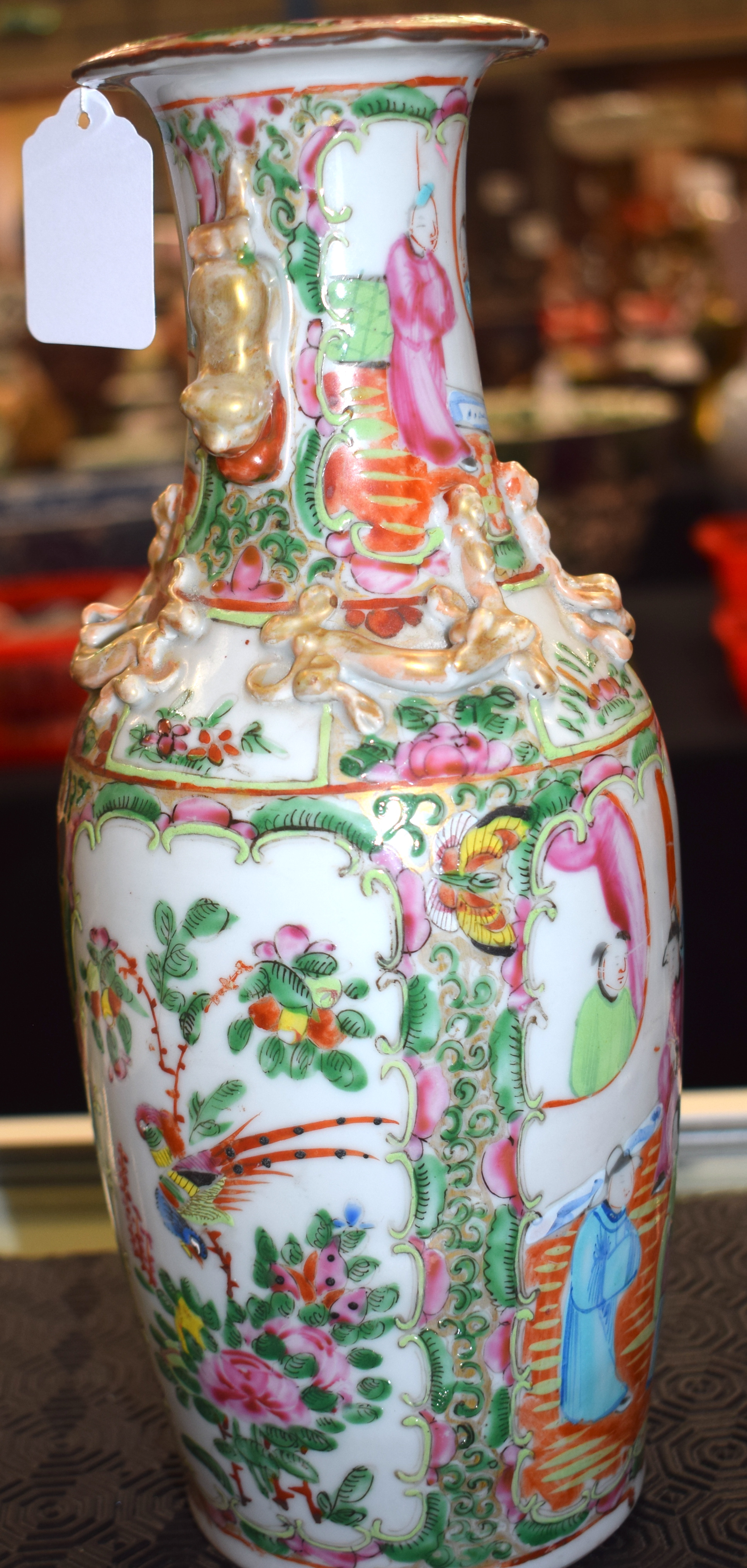 A 19TH CENTURY CHINESE CANTON FAMILLE ROSE VASE Qing, painted with figures and foliage. 31 cm high. - Image 6 of 9