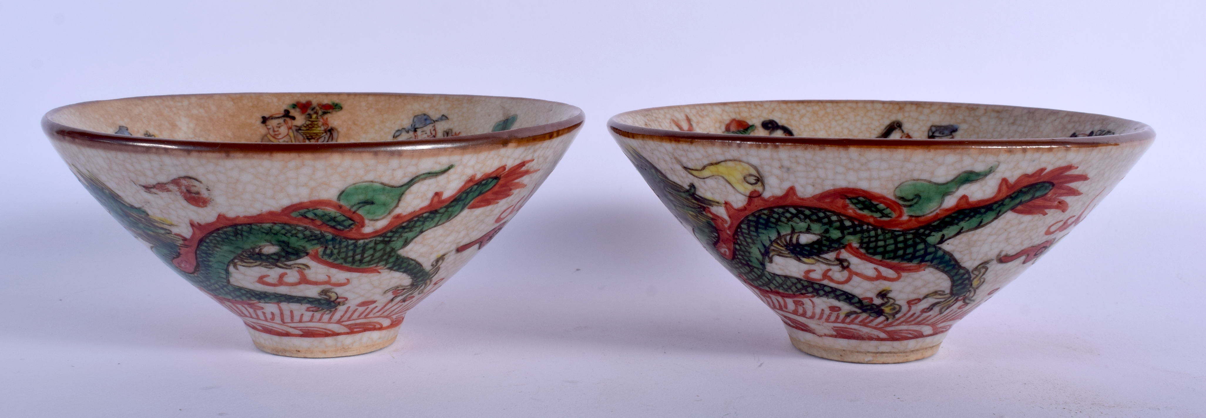 A PAIR OF 19TH CENTURY CHINESE FAMILLE VERTE IMMORTAL BOWLS Late Qing. 13.5 cm diameter. - Image 2 of 17