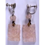 A PAIR OF EARLY 20TH CENTURY CHINESE QUARTZ EARRINGS.