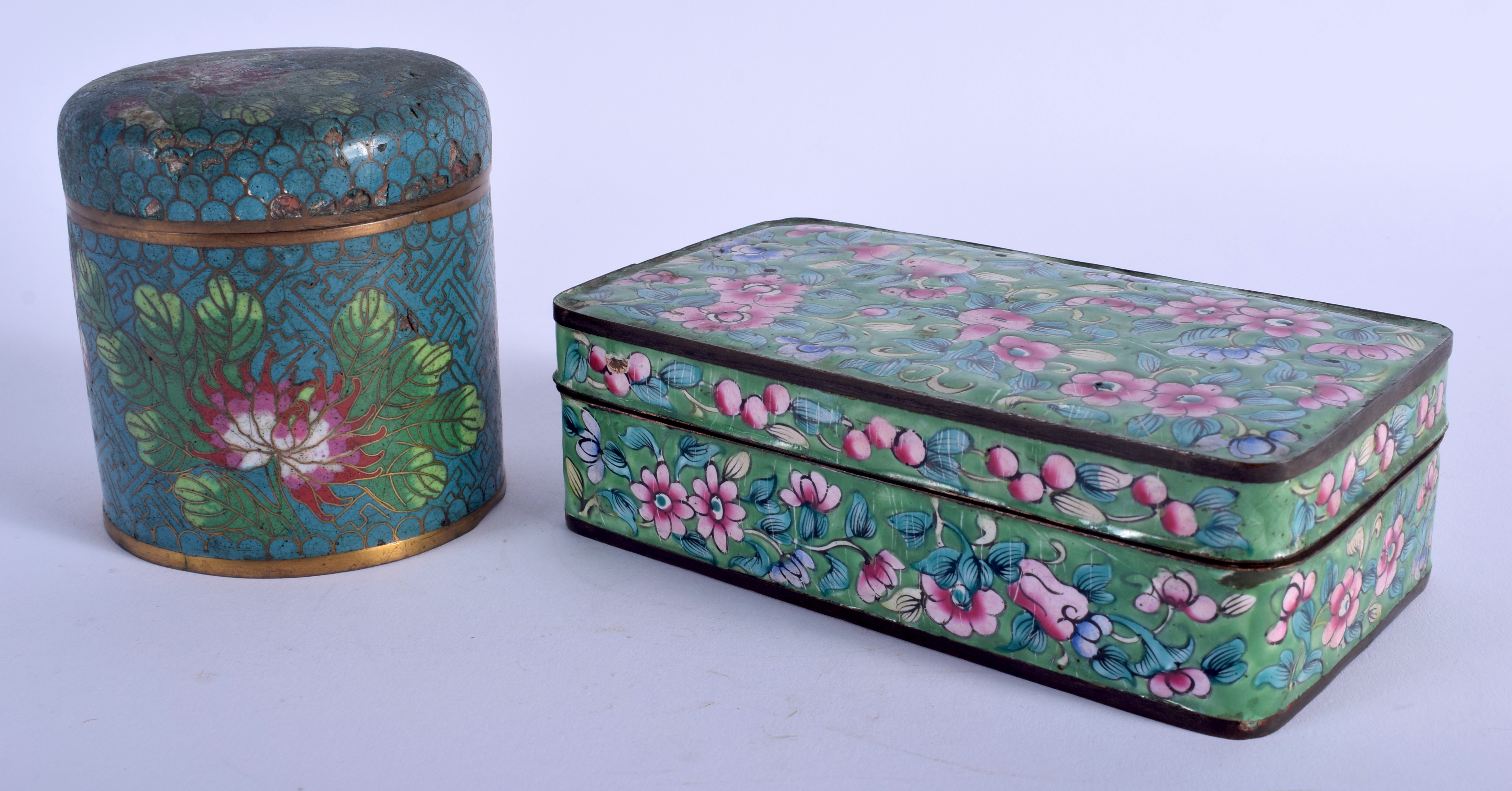 A 19TH CENTURY CHINESE CANTON ENAMEL BOX AND COVER Late Qing, together with a cloisonne box. Larges - Image 2 of 4