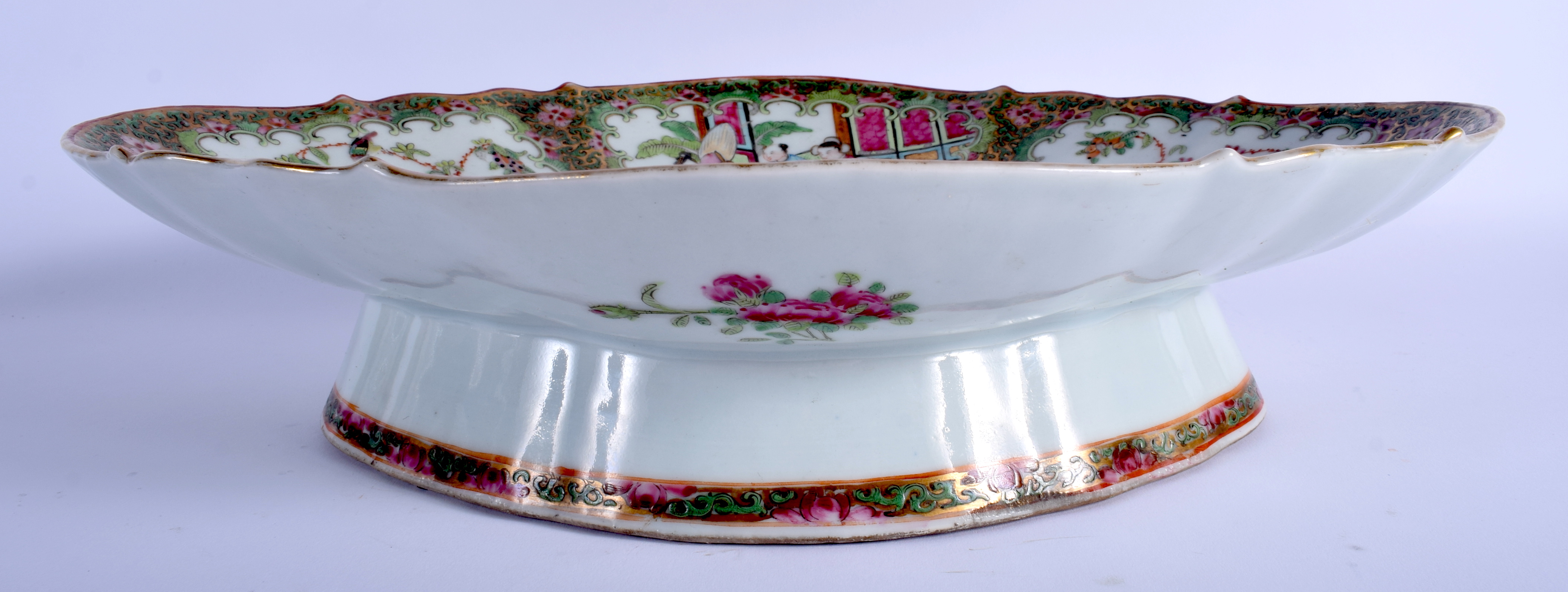 A LARGE 19TH CENTURY CHINESE CANTON FAMILLE ROSE LOBED DISH painted with figures and landscapes. 38 - Image 2 of 4