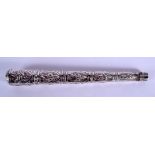 A LARGE 19TH CENTURY INDIAN SILVER PARASOL HANDLE. 93 grams. 25 cm long.