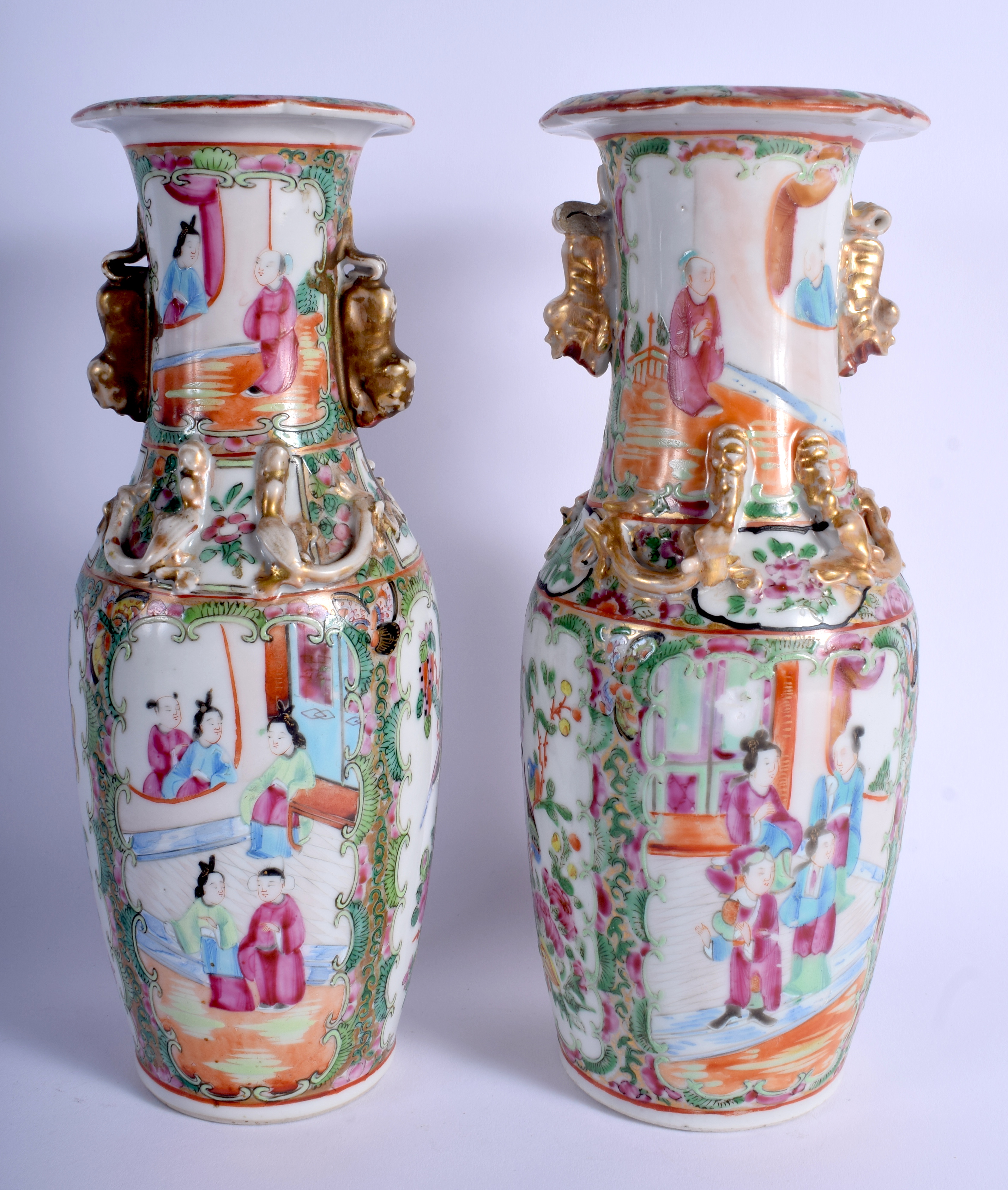 A NEAR PAIR OF 19TH CENTURY CHINESE CANTON FAMILLE ROSE VASES Qing. 26 cm high. - Image 2 of 8