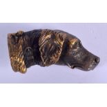 A BRASS DOG VESTA CASE. 4.5 cm wide