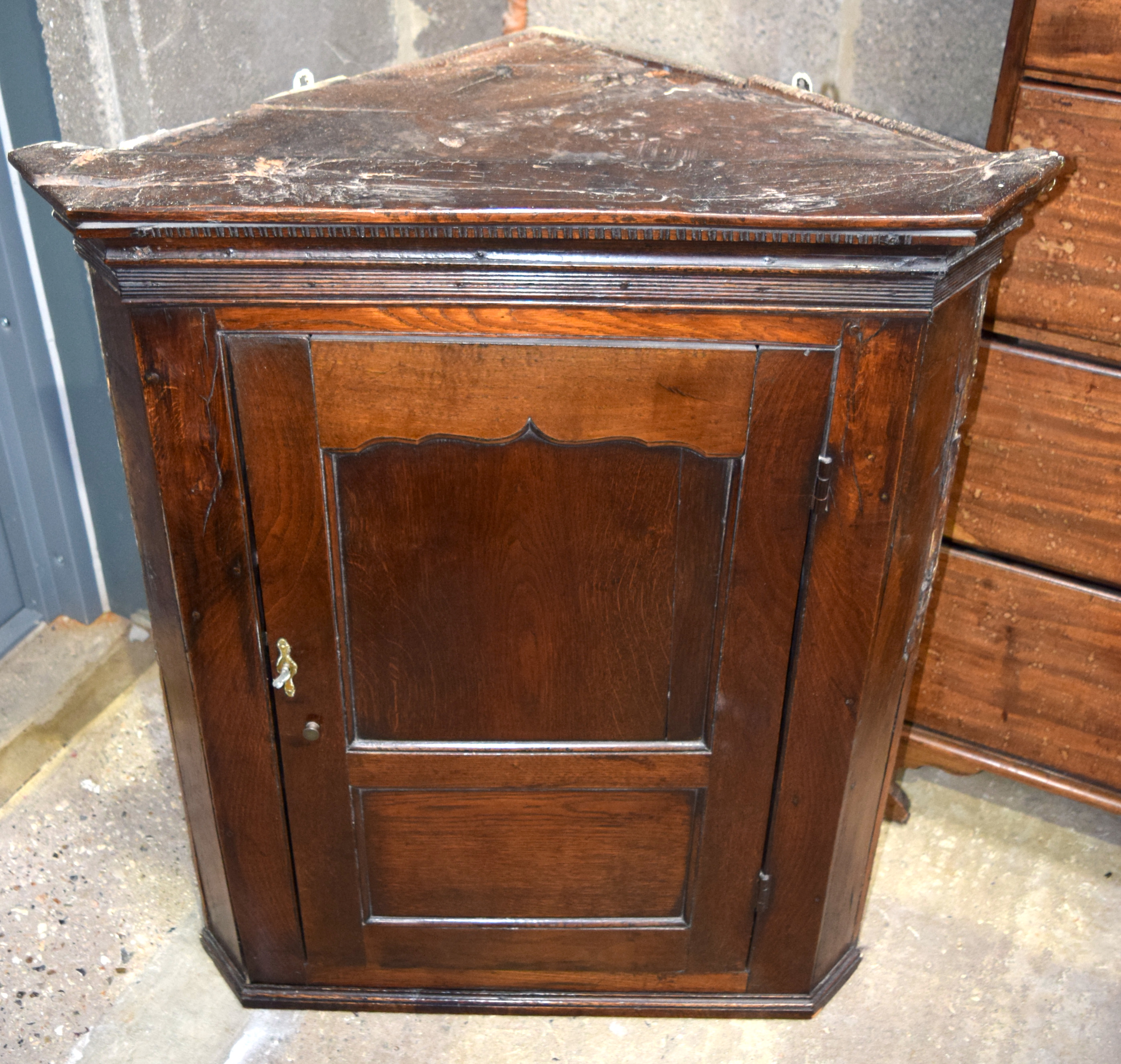 An 18th C Oak hanging Cupboard. 97cm x 79cm