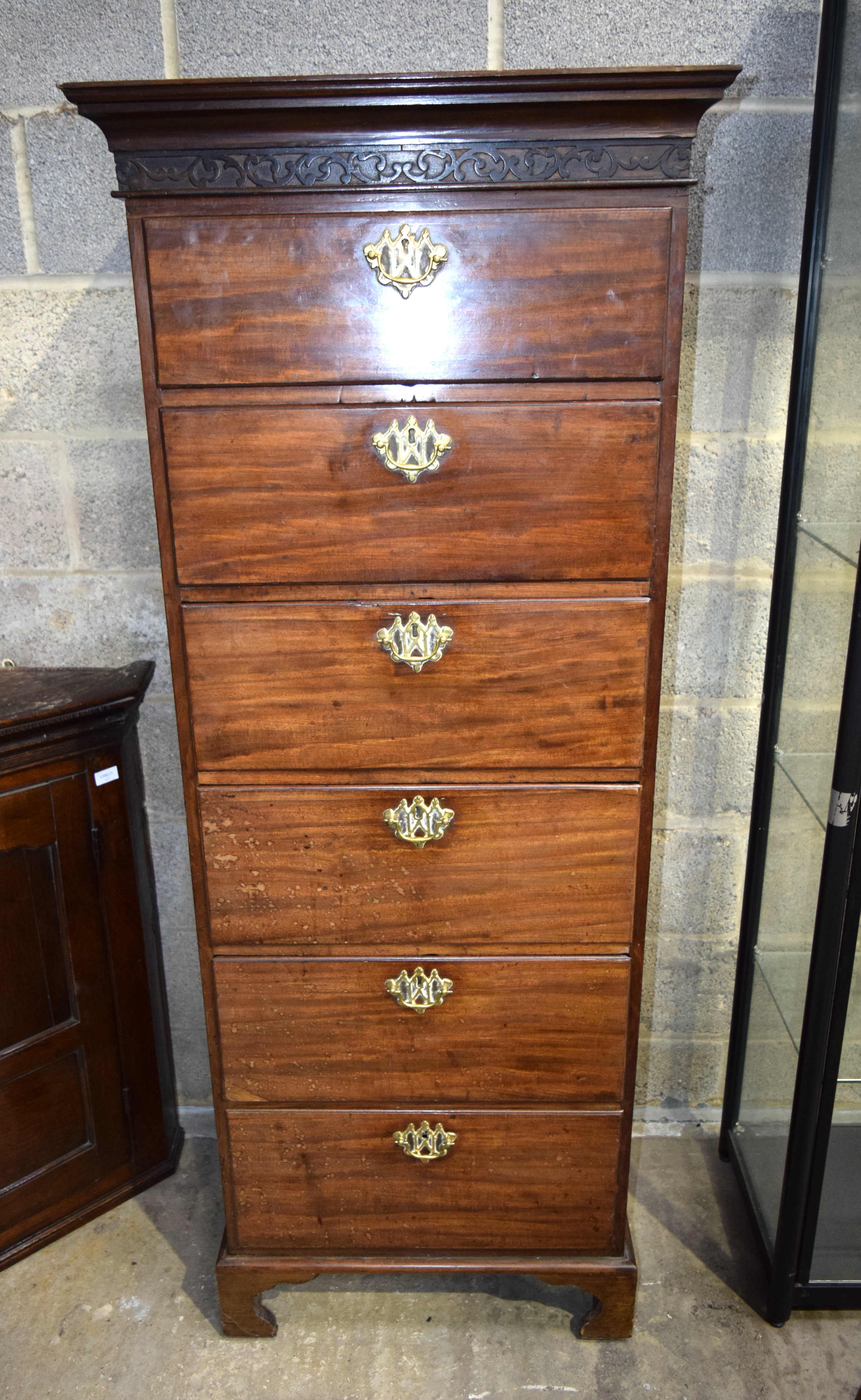 George III mahogany 6 drawer Chest. 174cm x 69cm