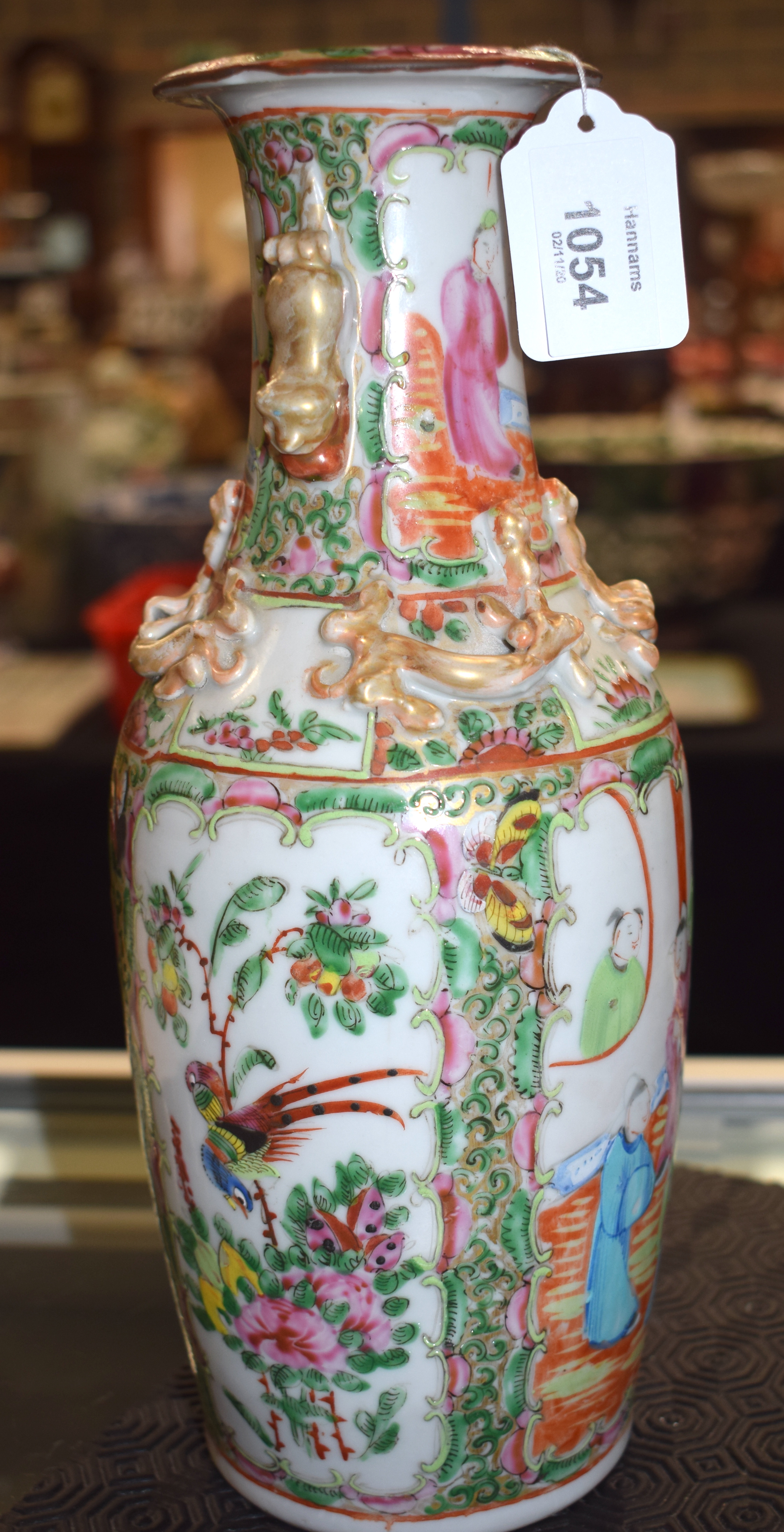 A 19TH CENTURY CHINESE CANTON FAMILLE ROSE VASE Qing, painted with figures and foliage. 31 cm high. - Image 8 of 9