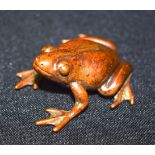 A Small bronze Japanese frog 5 cm