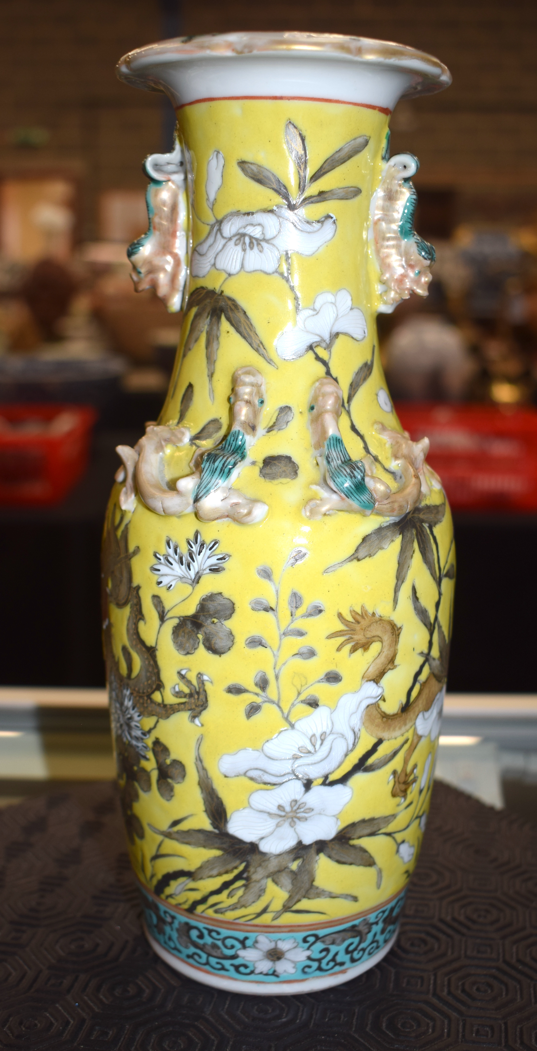 A 19TH CENTURY CHINESE FAMILLE JAUNE PORCELAIN VASE Qing, painted with dragons and chilong. 26 cm h - Image 5 of 10