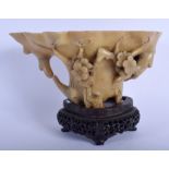 A LARGE 17TH/18TH CENTURY CHINESE CARVED SOAPSTONE BRUSH POT Kangxi/Yongzheng. Soapstone 19 cm x 10