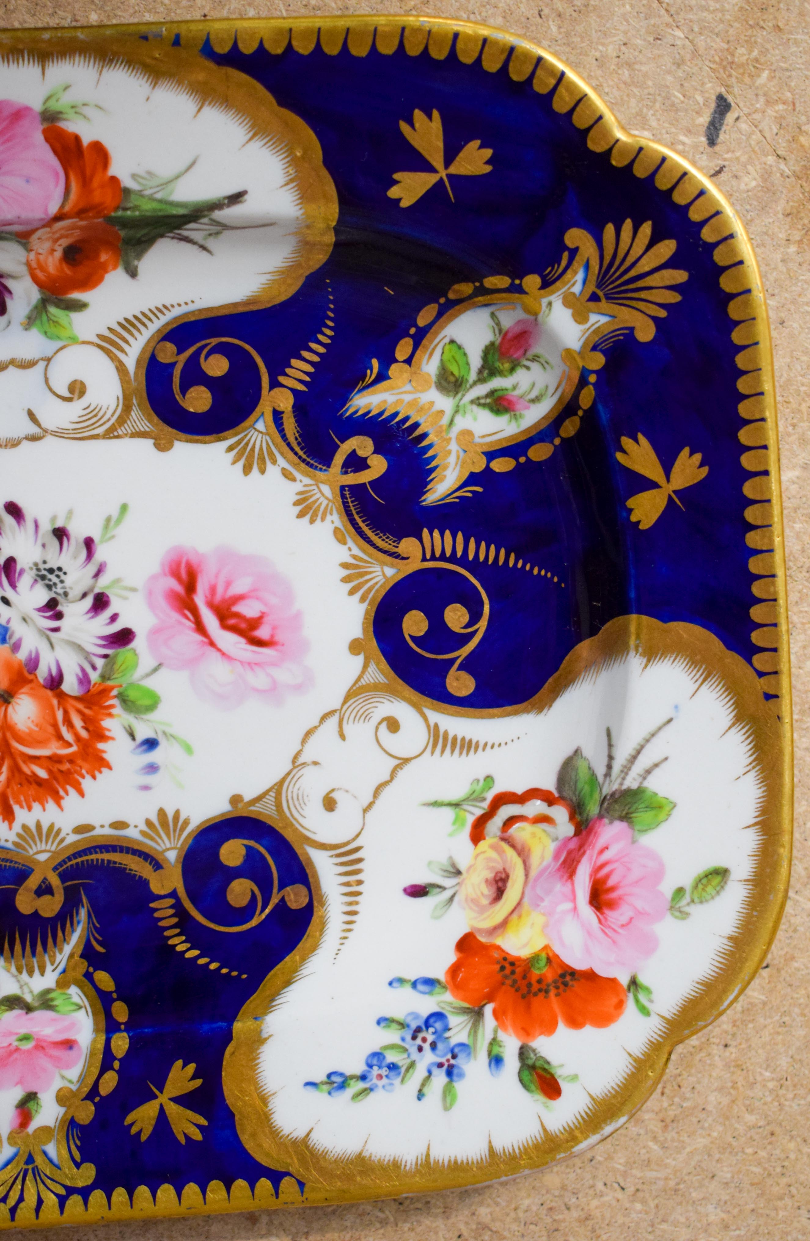 Early 19th c. Coalport pair rectangular dishes painted lavish flowers on a cobalt blue and gilt gro - Image 6 of 14