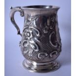 A GEORGE III SILVER MUG by John Lambe. London 1784. 318 grams. 14 cm high.