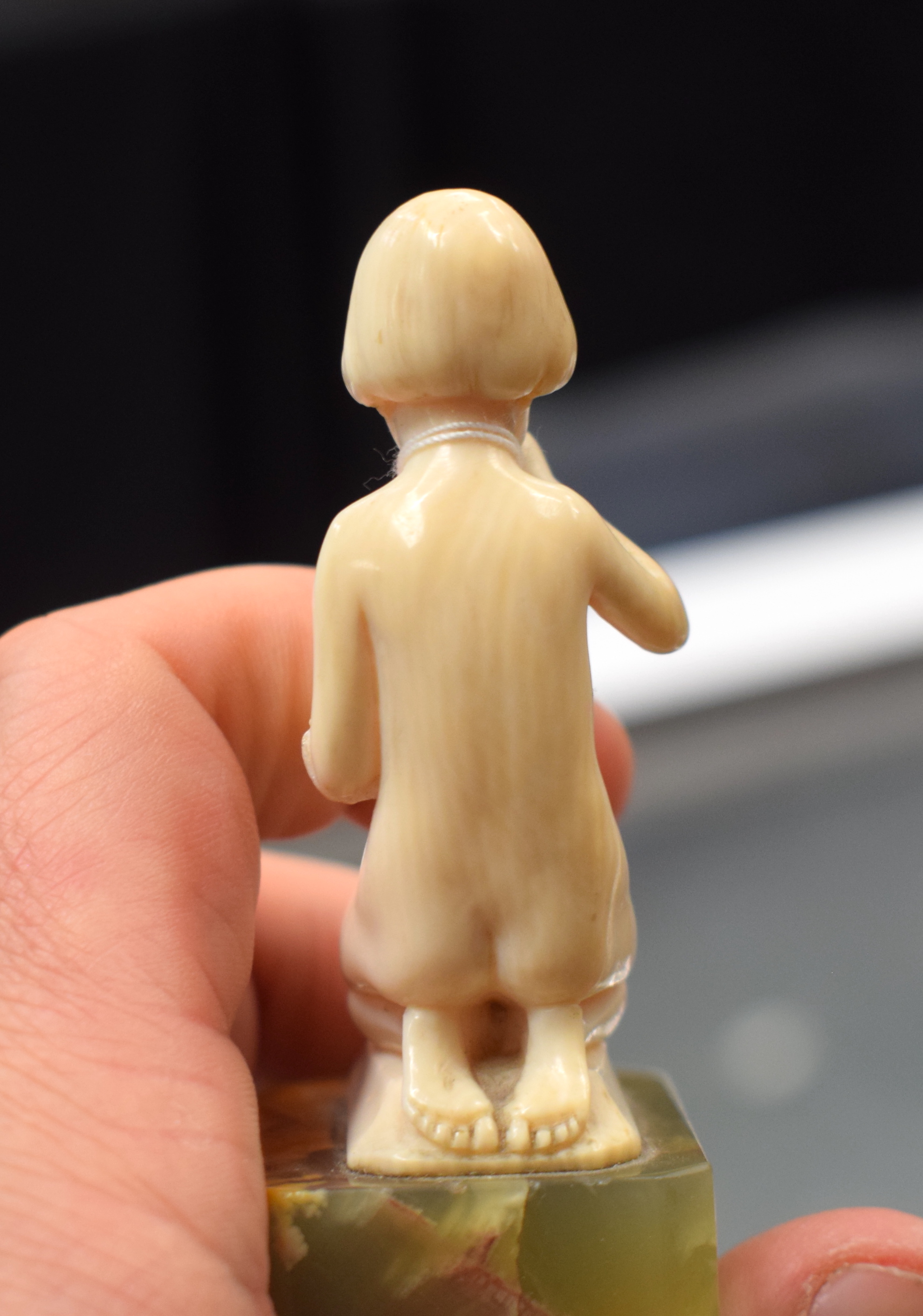 AN ART DECO CARVED IVORY FIGURE OF A BUBBLE BLOWING GIRL by Ferdinand Preiss (1882-1943), modelled - Image 8 of 11