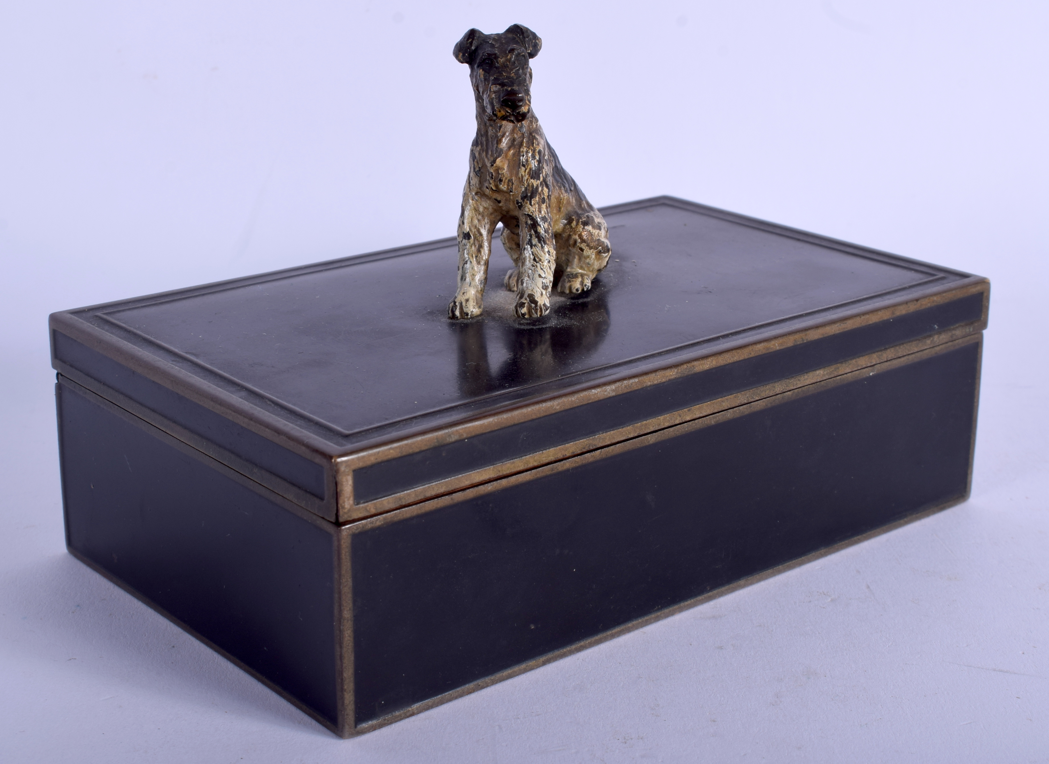 AN ART DECO COLD PAINTED DOGGY CIGARETTE BOX. 15 cm x 11 cm.