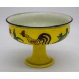 Small Chinese yellow ground stem cup decorated with cocks 6cm