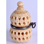 AN 18TH/19TH CENTURY JAPANESE EDO PERIOD IVORY GOURD BOTTLE. 4.25 cm high.