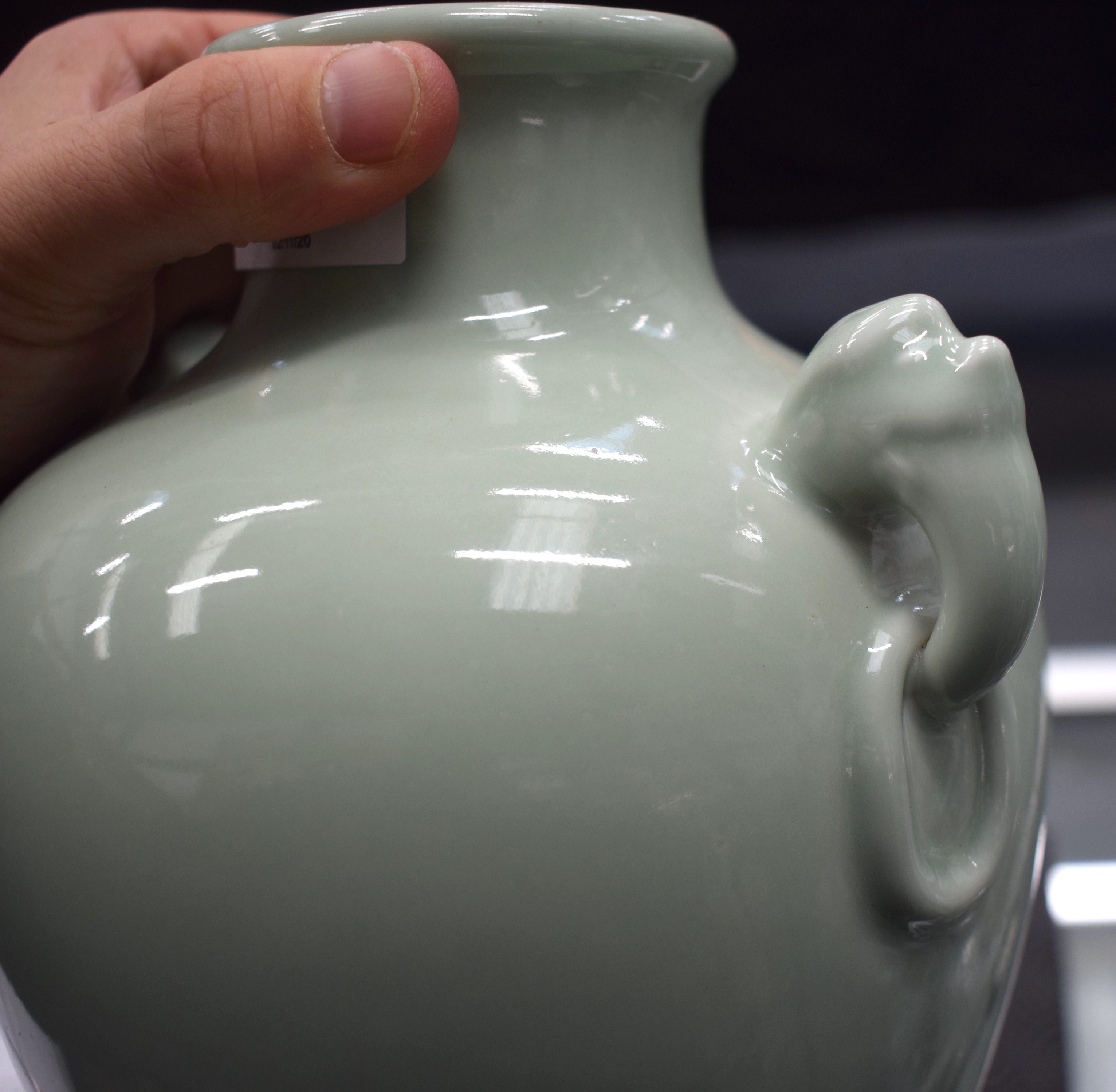 A CHINESE CELADON TWIN HANDLED PORCELAIN VASE bearing Qianlong marks to base. 24 cm x 14 cm. - Image 5 of 12