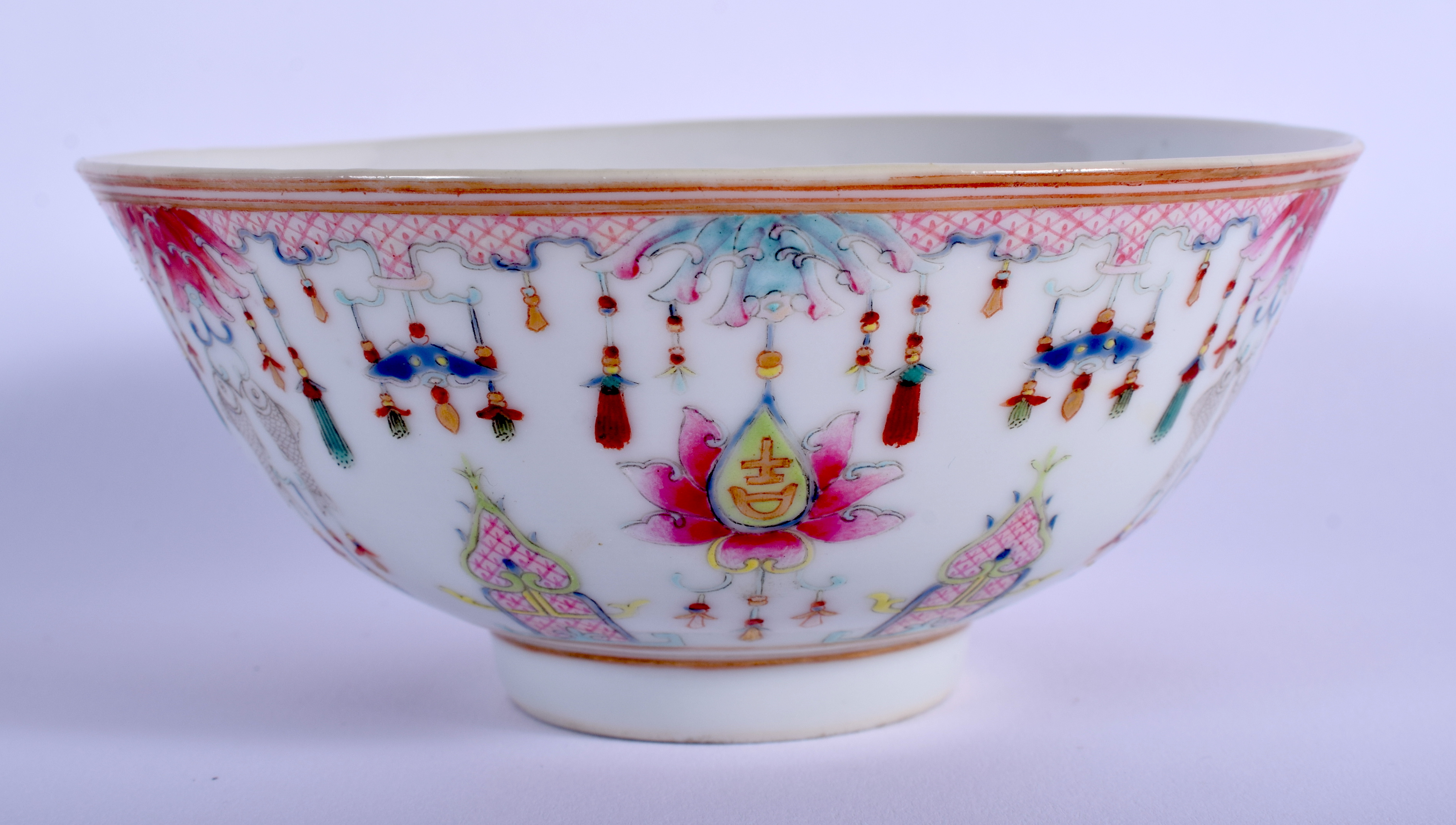 AN EARLY 20TH CENTURY CHINESE FAMILLE ROSE PORCELAIN BOWL Guangxu, painted with Middle Eastern styl