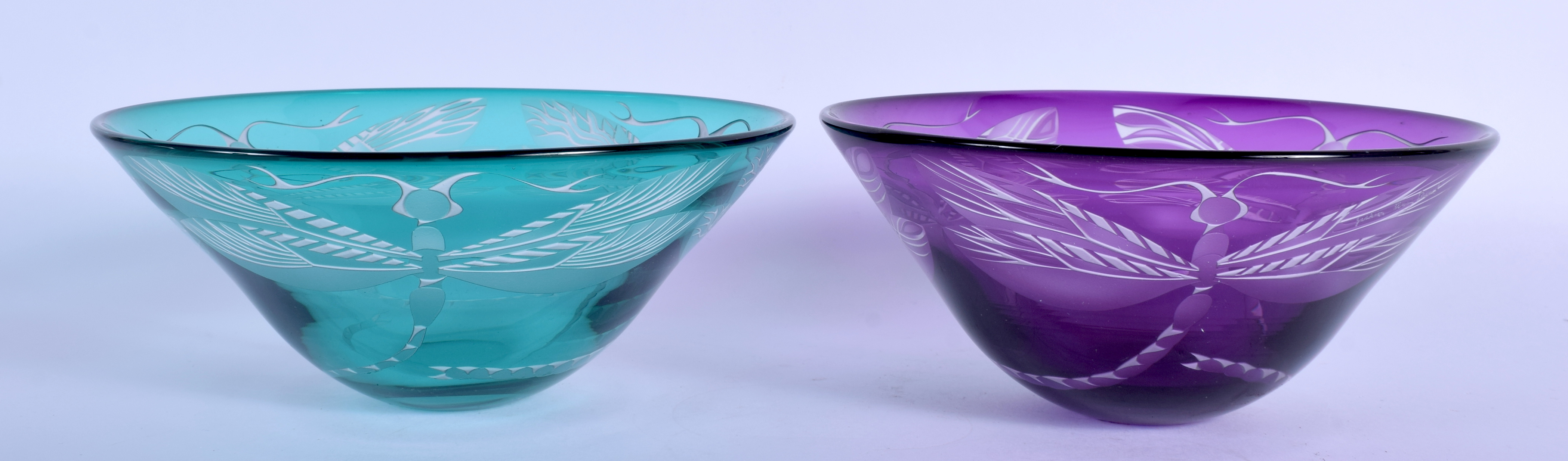 Julia Linstead, Pair of glass bowls, Dragonflies. 14.5 cm diameter. - Image 2 of 4