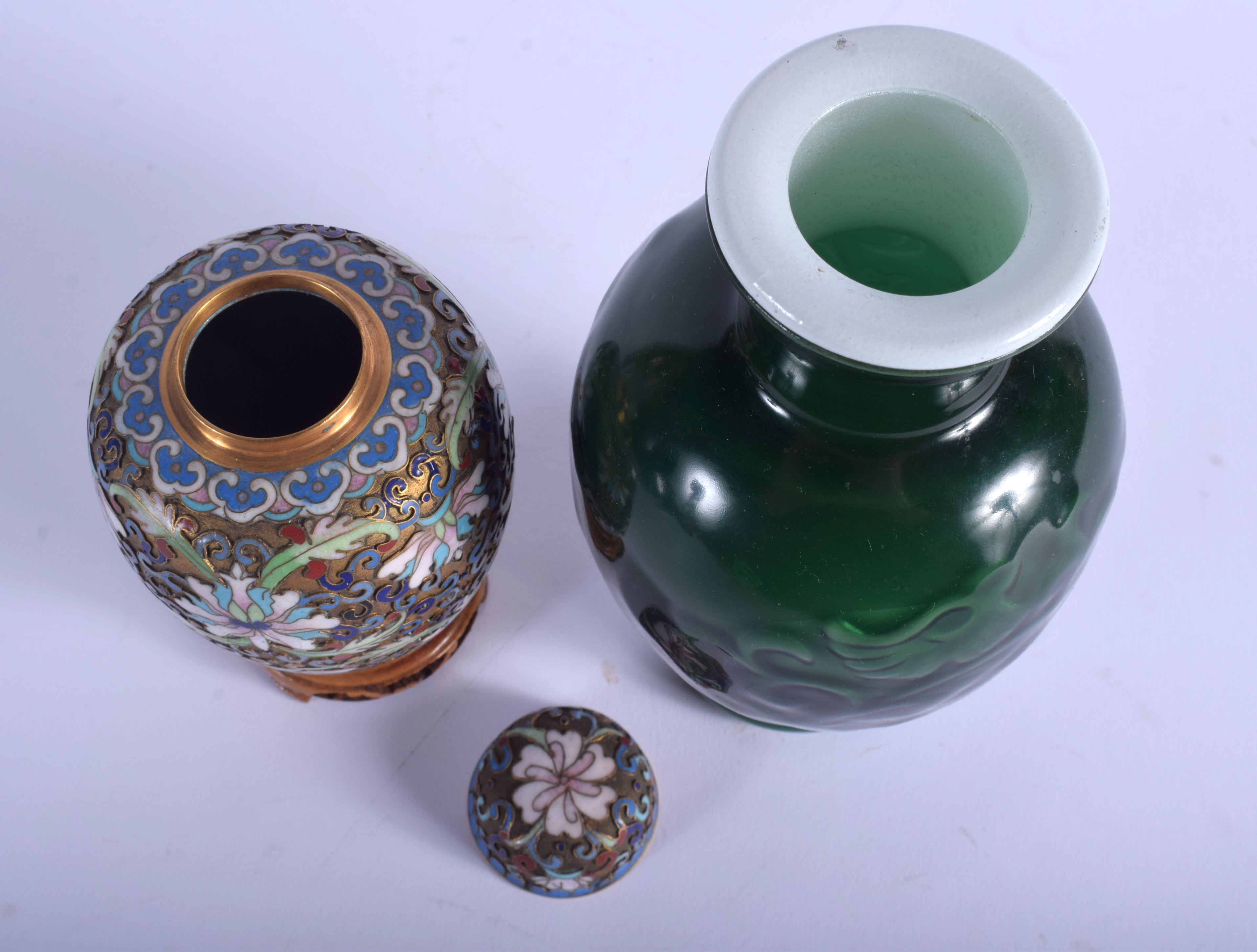 AN EARLY 20TH CENTURY CHINESE CLOISONNE ENAMEL VASE AND COVER together with a Peking style vase. La - Image 3 of 10