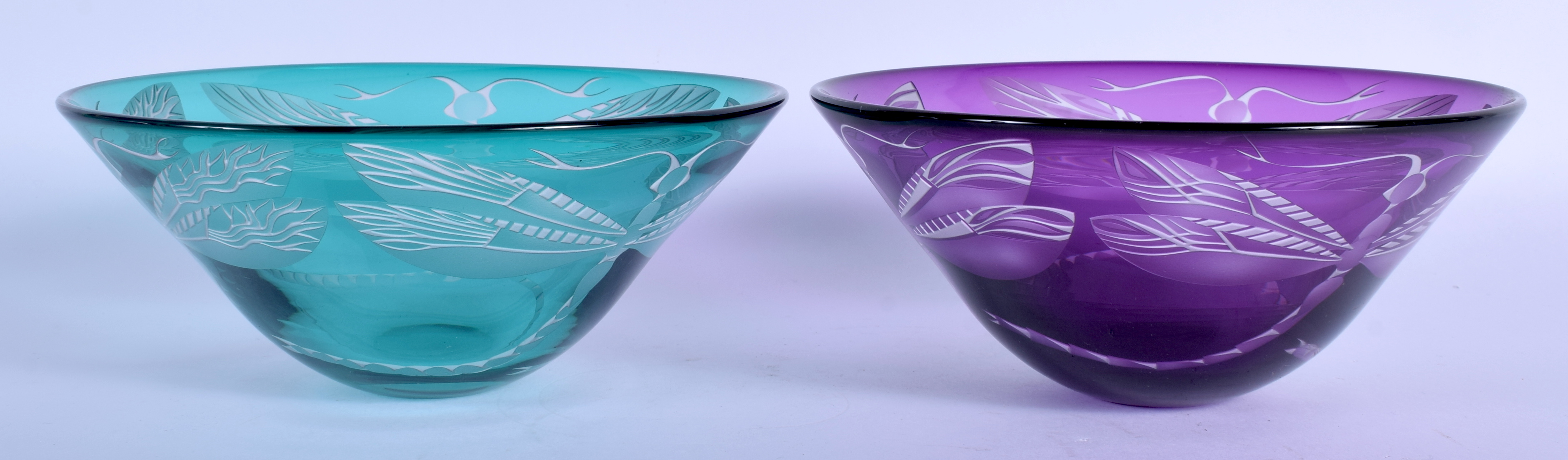 Julia Linstead, Pair of glass bowls, Dragonflies. 14.5 cm diameter.