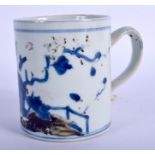 AN 18TH CENTURY CHINESE NANKING CARGO PORCELAIN MUG Qianlong. 10.5 cm high.