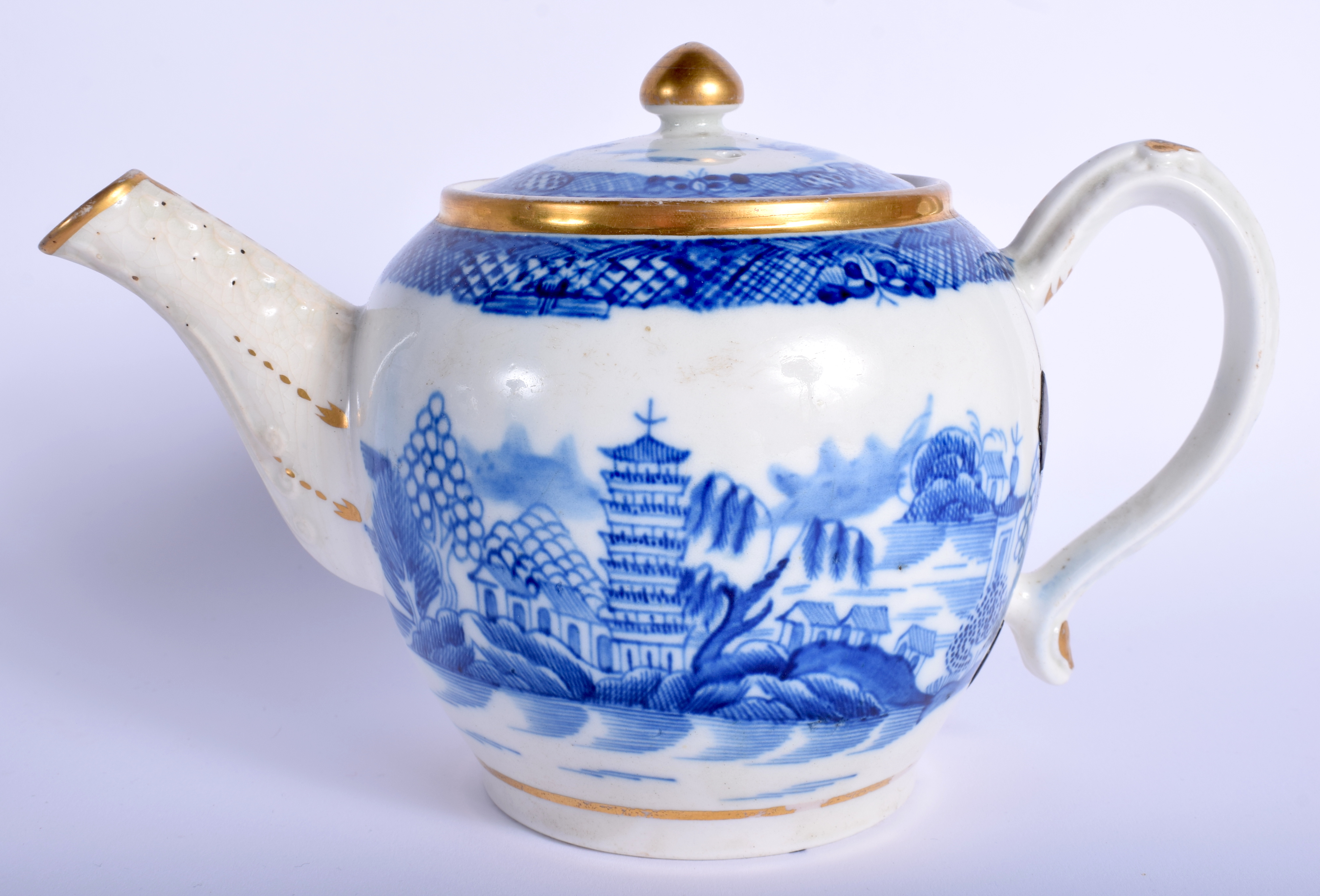 AN EARLY 19TH CENTURY ENGLISH PEARLWARE TEASET painted with landscapes. Largest 24 cm wide. (14) - Bild 2 aus 8