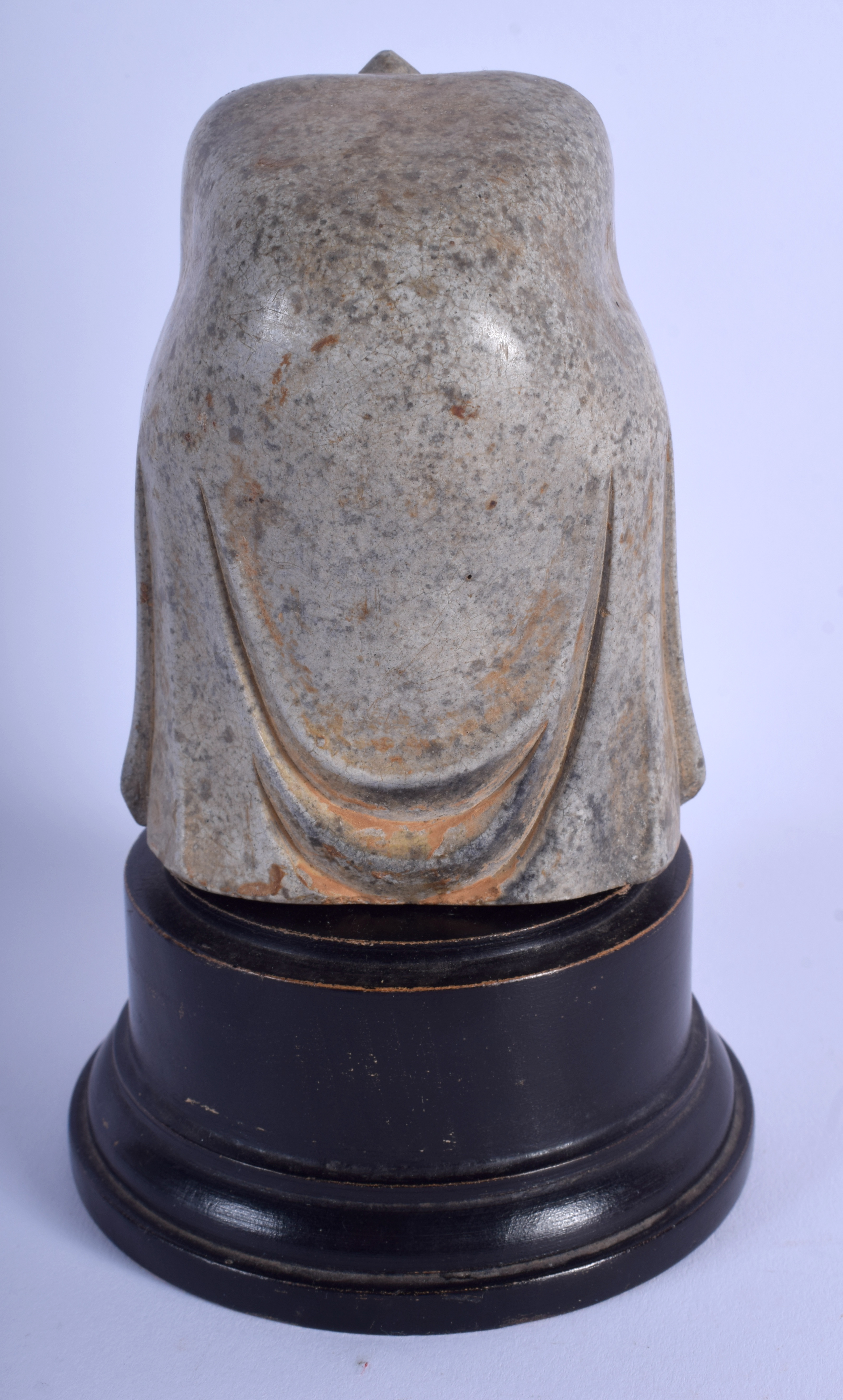 AN EARLY 20TH CENTURY CHINESE CARVED STONE HEAD OF A BUDDHISTIC DEITY Late Qing/Republic. Stone 11 - Image 2 of 3