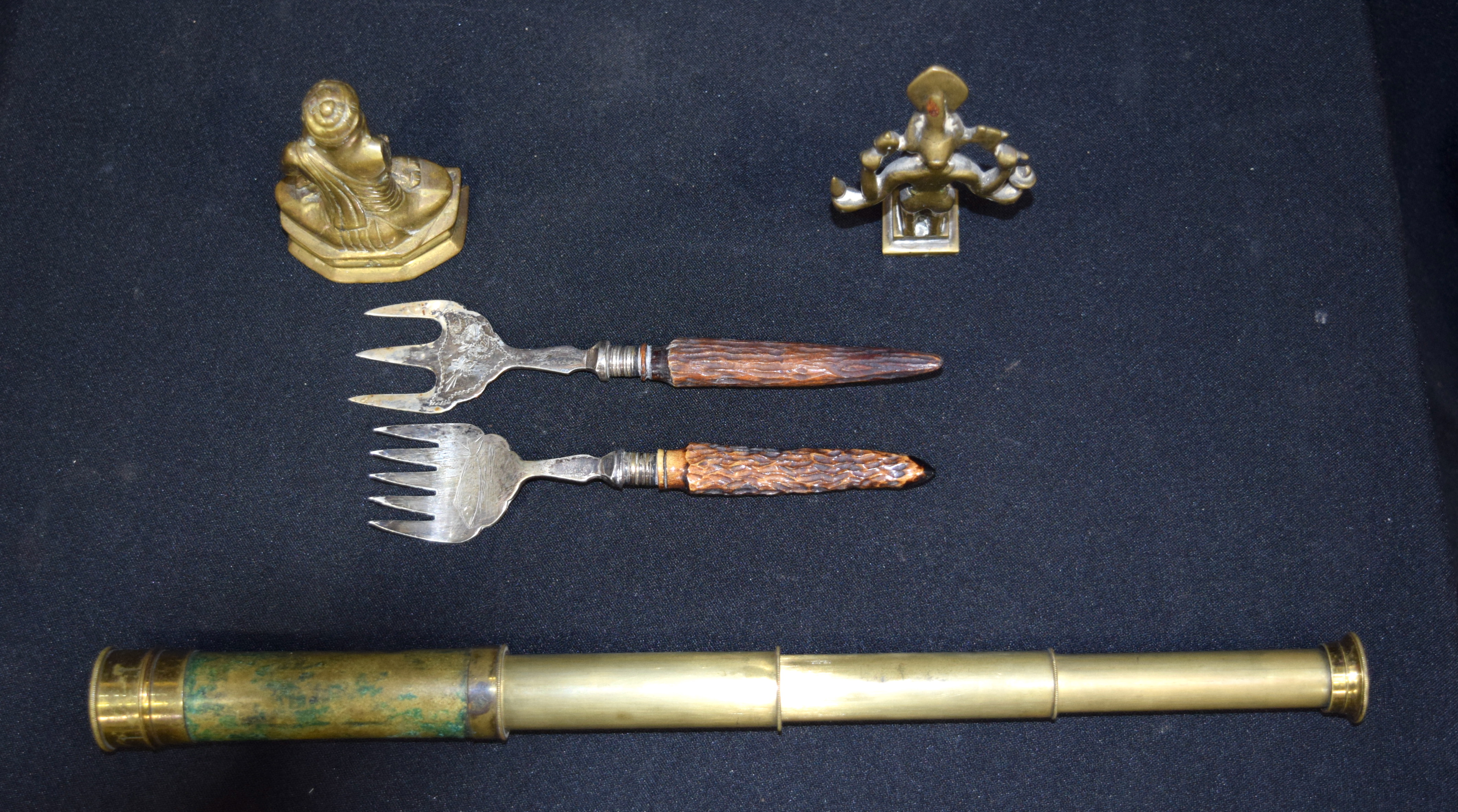 A vintage Telescope 13 cm long, 2 silver plated forks and 2 bronze buddhas (5) - Image 5 of 5